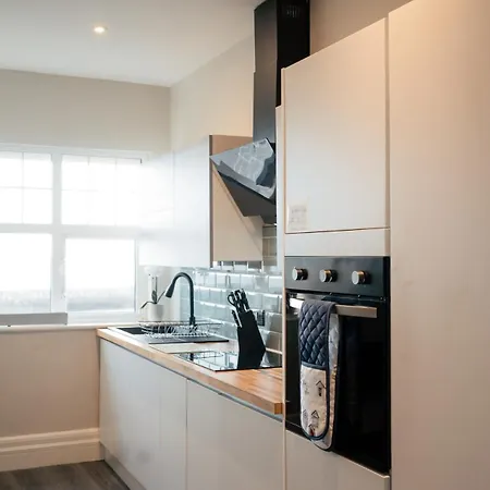 Stunning 2 Bedroom Sea View Apartment With Parking Rhos-on-Sea Exterior photo