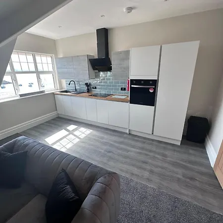 Stunning 2 Bedroom Sea View Apartment With Parking Rhos-on-Sea Exterior photo