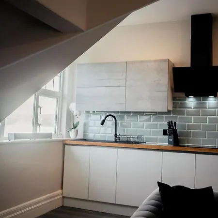 Stunning 2 Bedroom Sea View Apartment With Parking Rhos-on-Sea Exterior photo