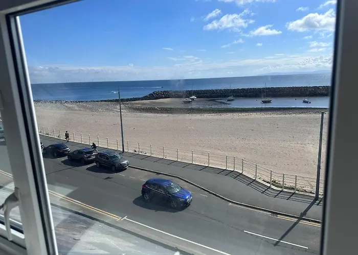 Stunning 2 Bedroom Sea View Apartment With Parking