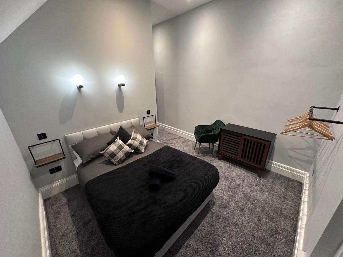 Stunning 2 Bedroom Sea View With Parking *
