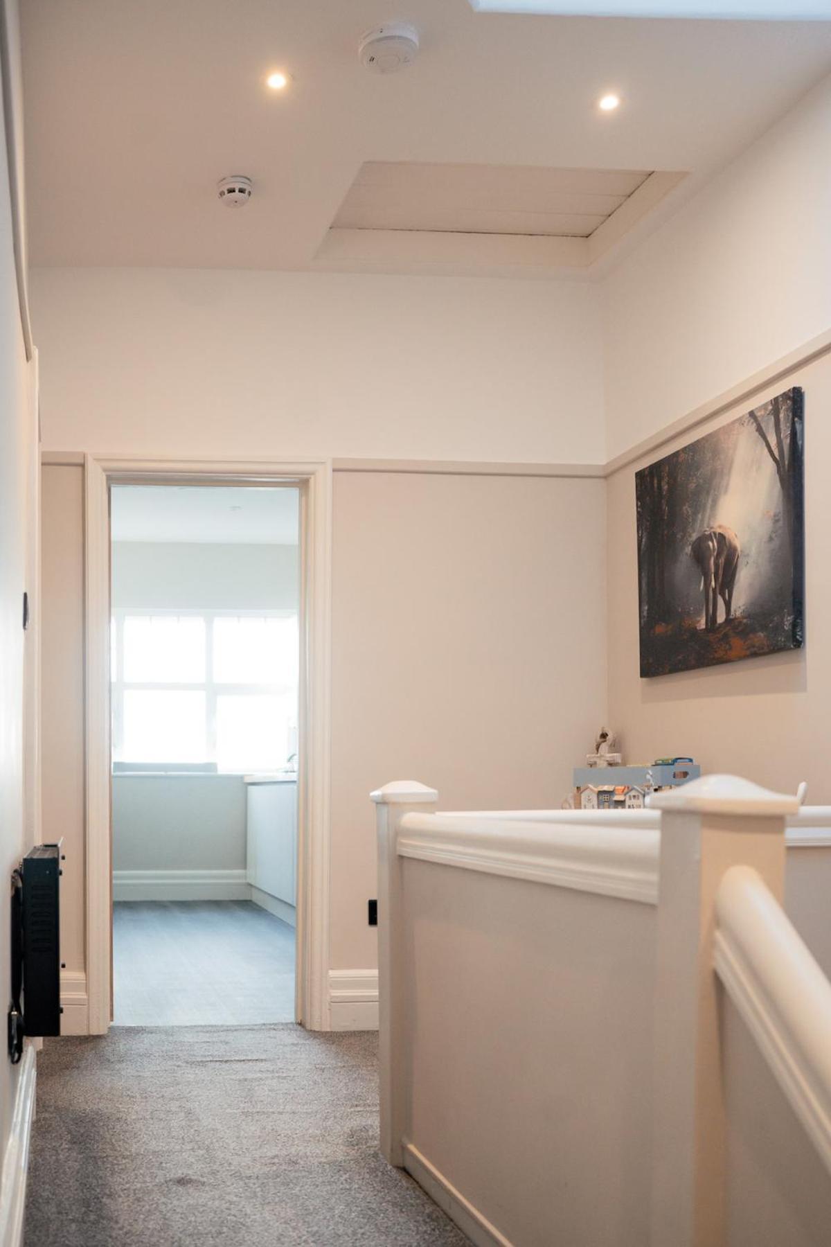 Stunning 2 Bedroom Sea View With Parking * Rhos-on-Sea