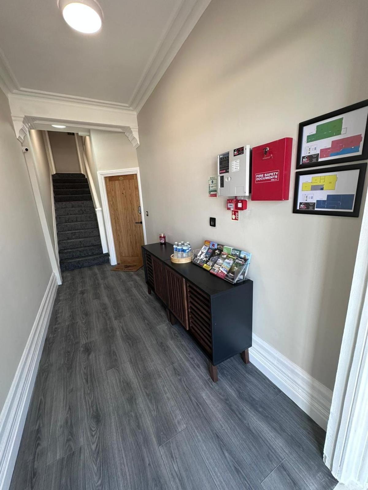 Stunning 2 Bedroom Sea View With Parking Apartment *