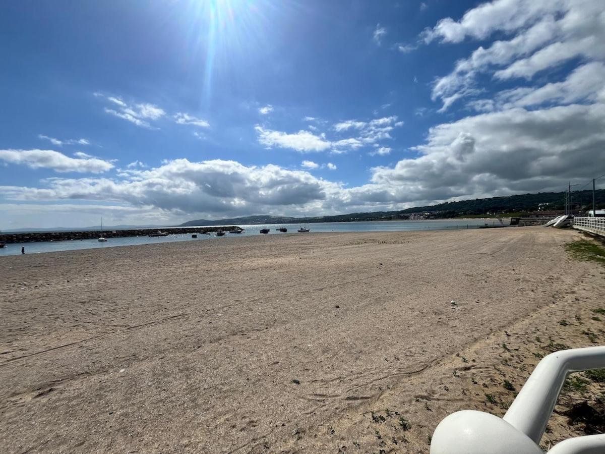 Stunning 2 Bedroom Sea View With Parking Rhos-on-Sea