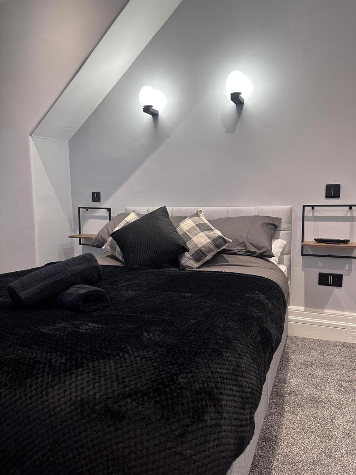 Stunning 2 Bedroom Sea View With Parking *