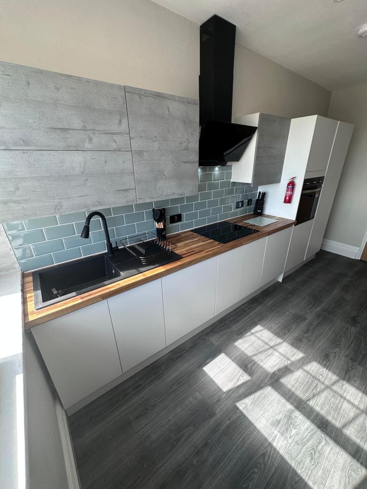 Stunning 2 Bedroom Sea View With Parking