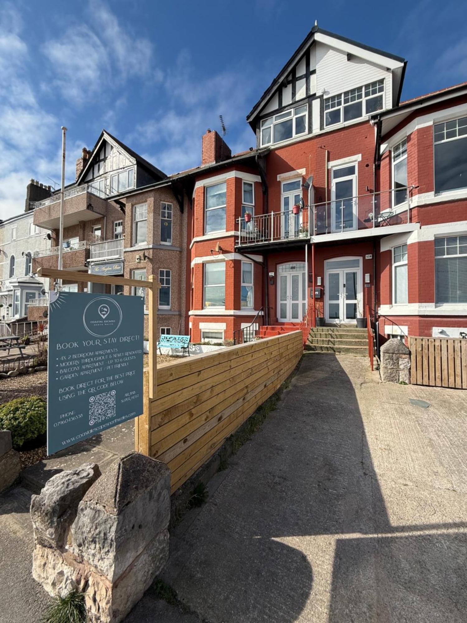 Stunning 2 Bedroom Sea View With Parking Rhos-on-Sea